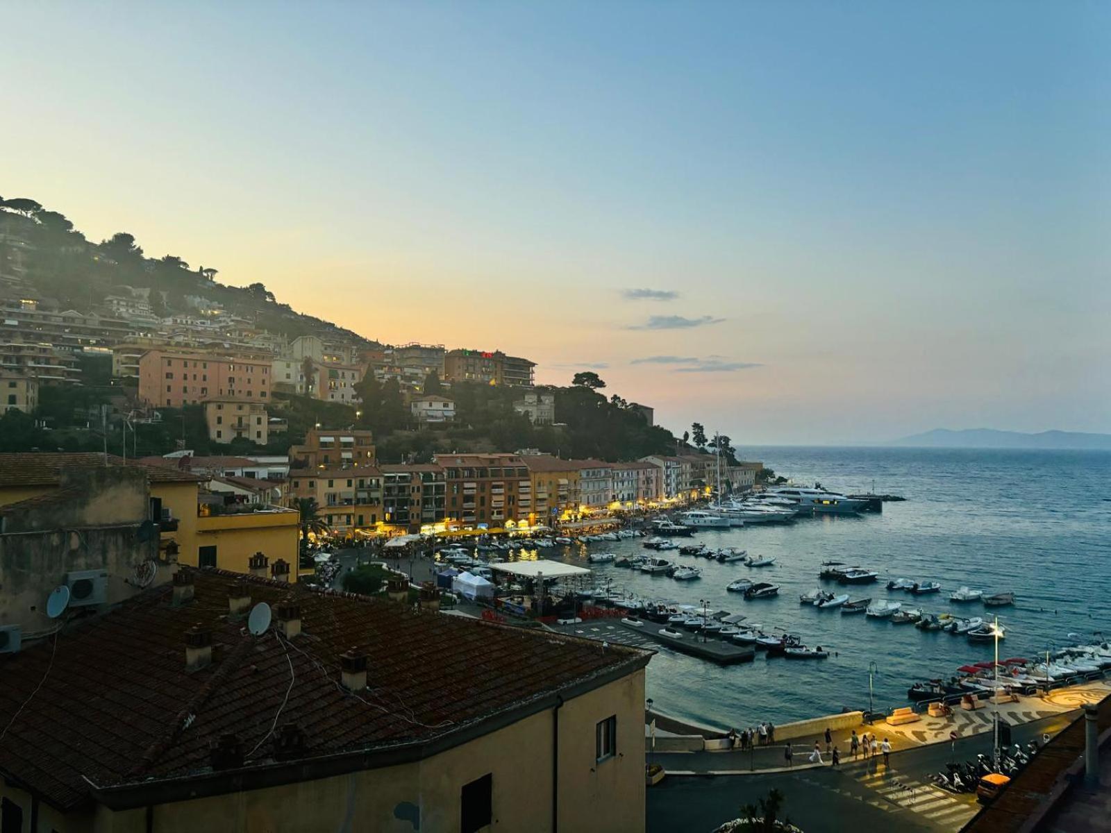 La Casetta In Piazza Porto Santo Stefano  Luaran gambar